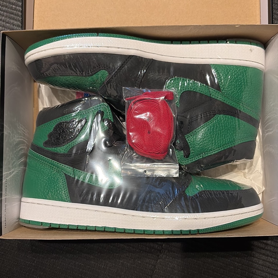 Nike Air Jordan 1 Retro High OG "Black/Pine Green" (2020)