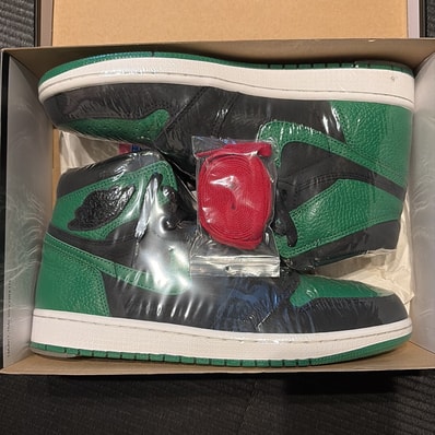 Nike Air Jordan 1 Retro High OG "Black/Pine Green" (2020)