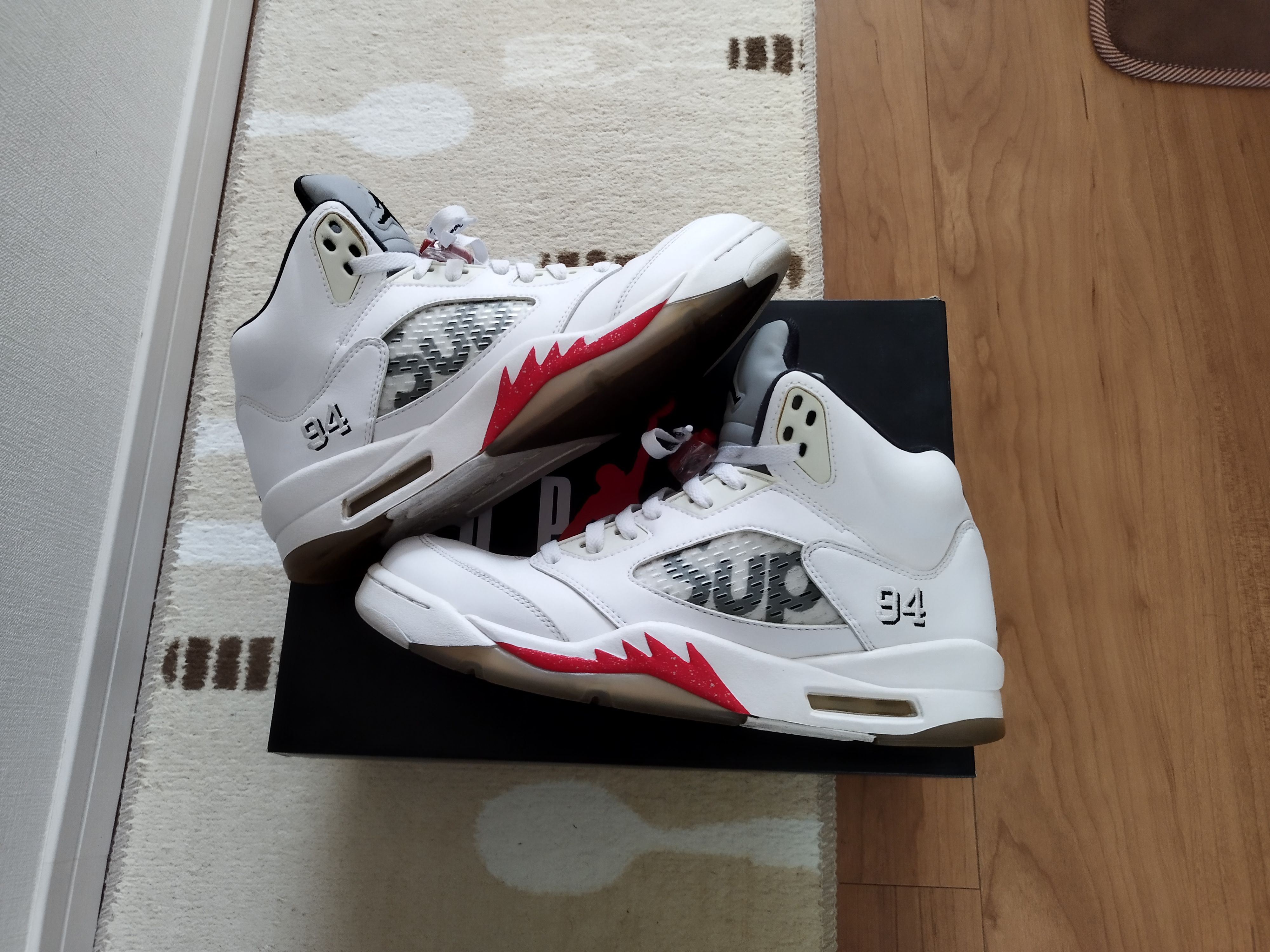 Supreme × Nike Air Jordan 5 Retro "White"