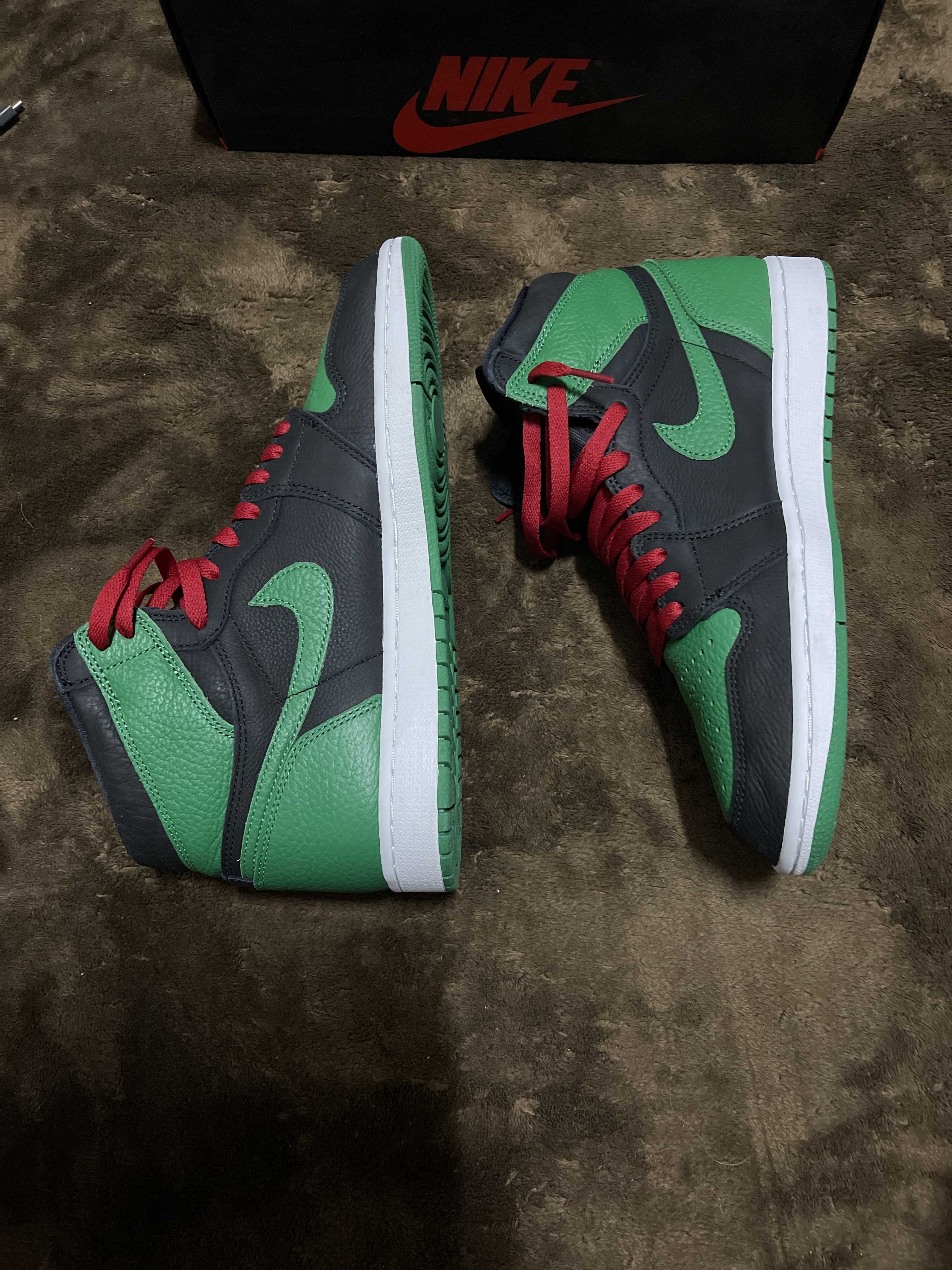 Nike Air Jordan 1 Retro High OG "Black/Pine Green" (2020)      