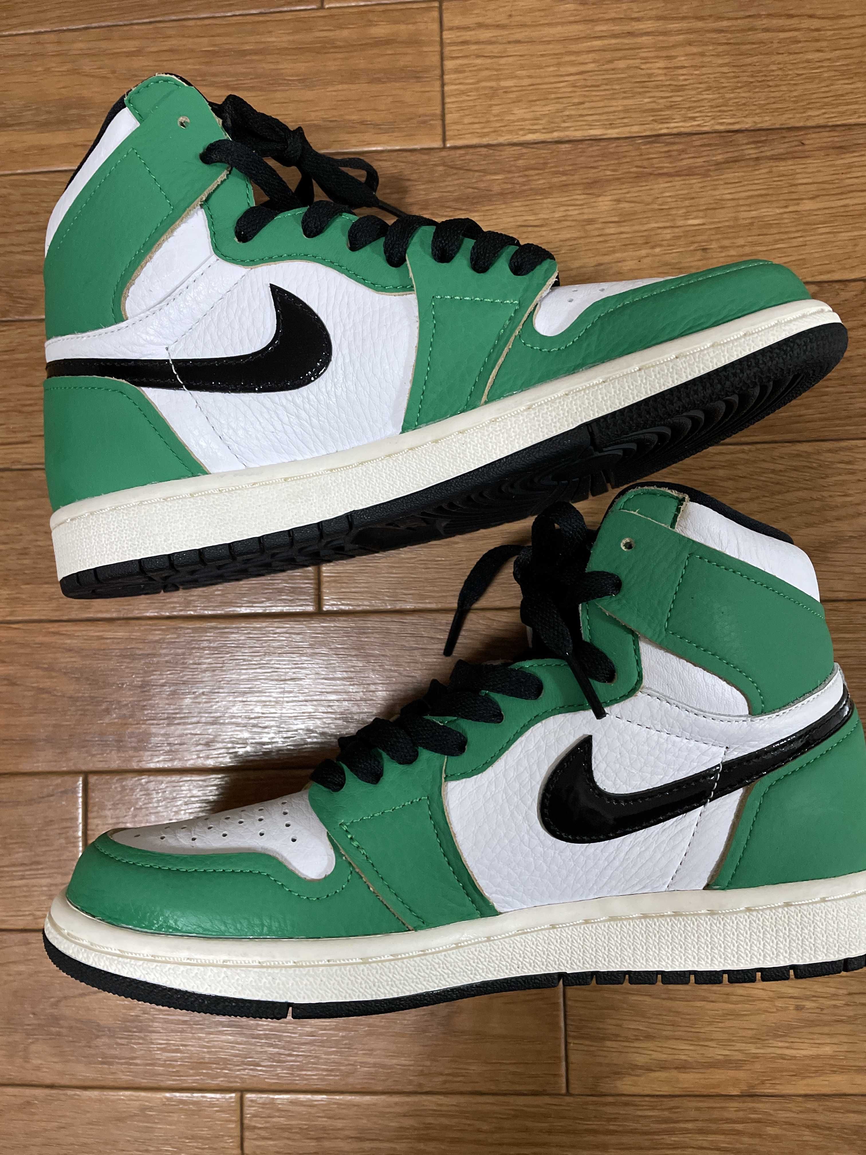 Nike Women's Air Jordan 1 High OG "Lucky Green/White-Sail-Black"