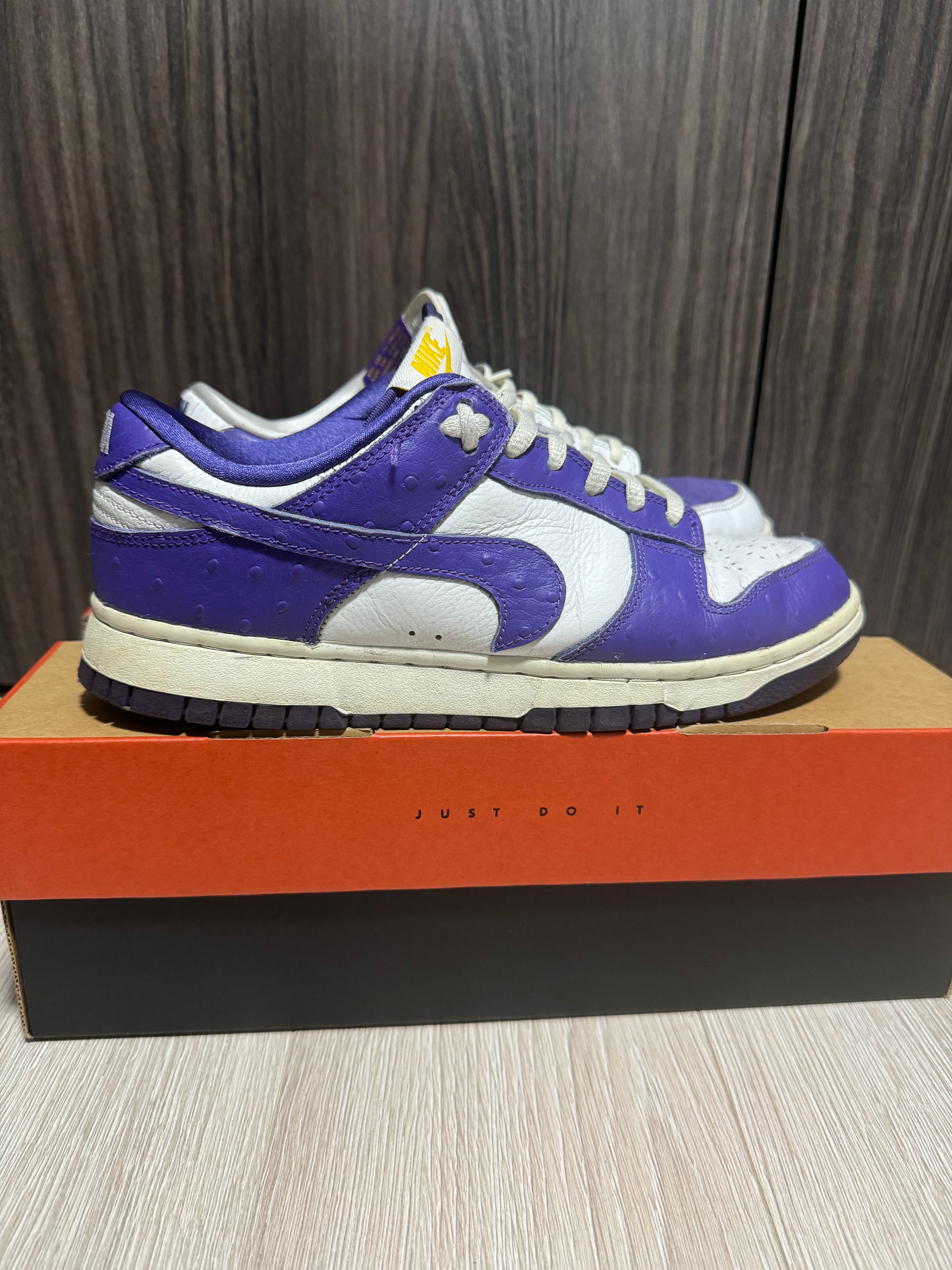 Nike Women's Dunk Low "Made You Look"