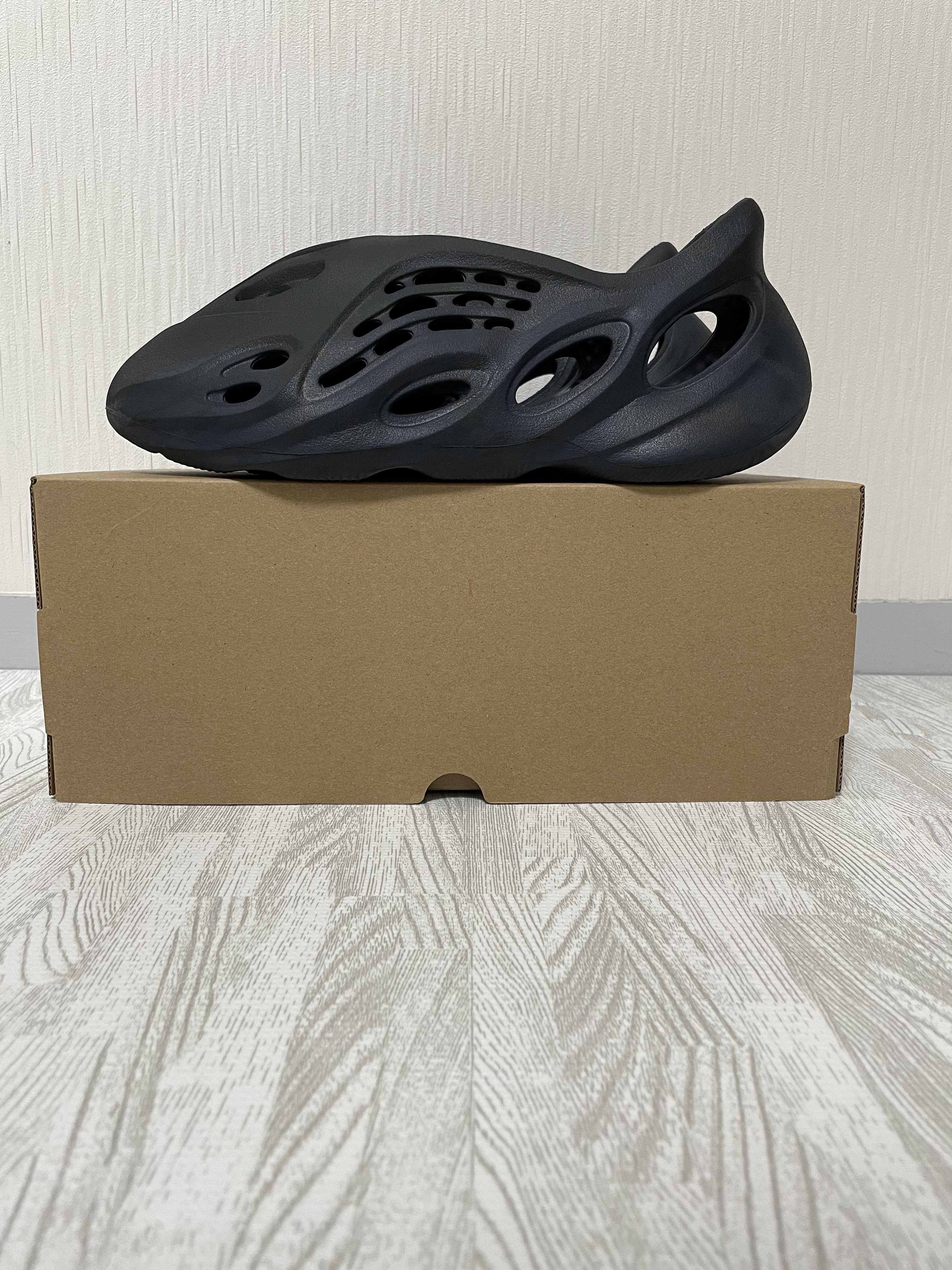 adidas YEEZY Foam Runner "Mineral Blue"