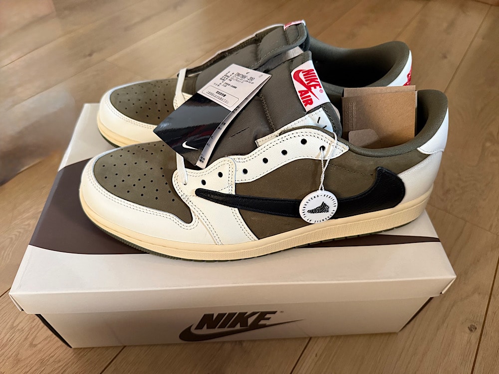 Travis Scott × Nike Air Jordan 1 Low OG SP "Reverse Olive"