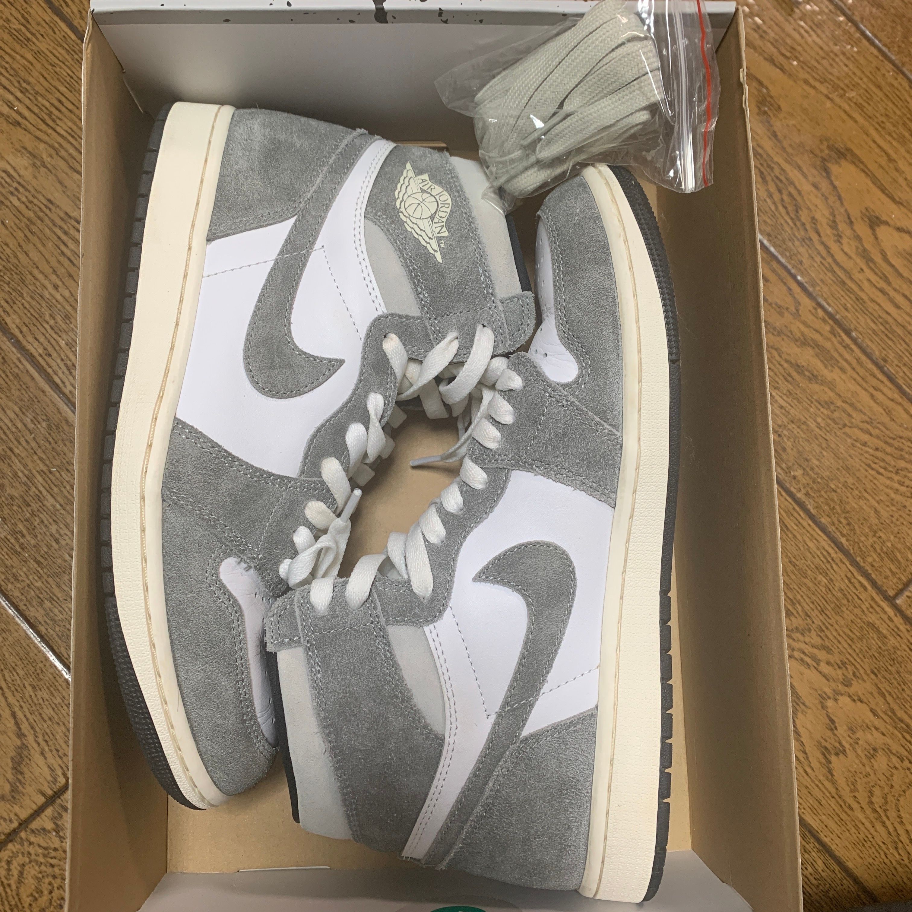 Nike Air Jordan 1 Retro High OG "Black and Smoke Grey"