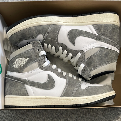 Nike Air Jordan 1 Retro High OG "Black and Smoke Grey"