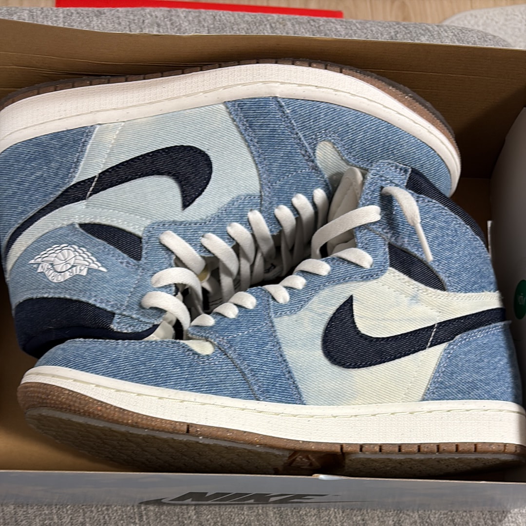 Nike Air Jordan 1 Retro High OG "Denim"