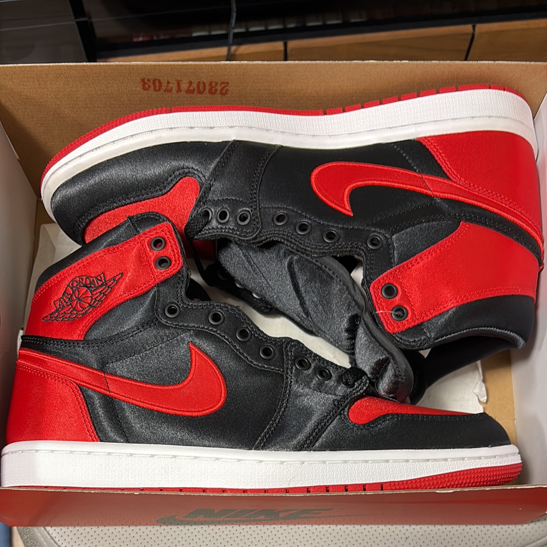 Nike Women's Air Jordan 1 Retro High OG "Satin Bred"