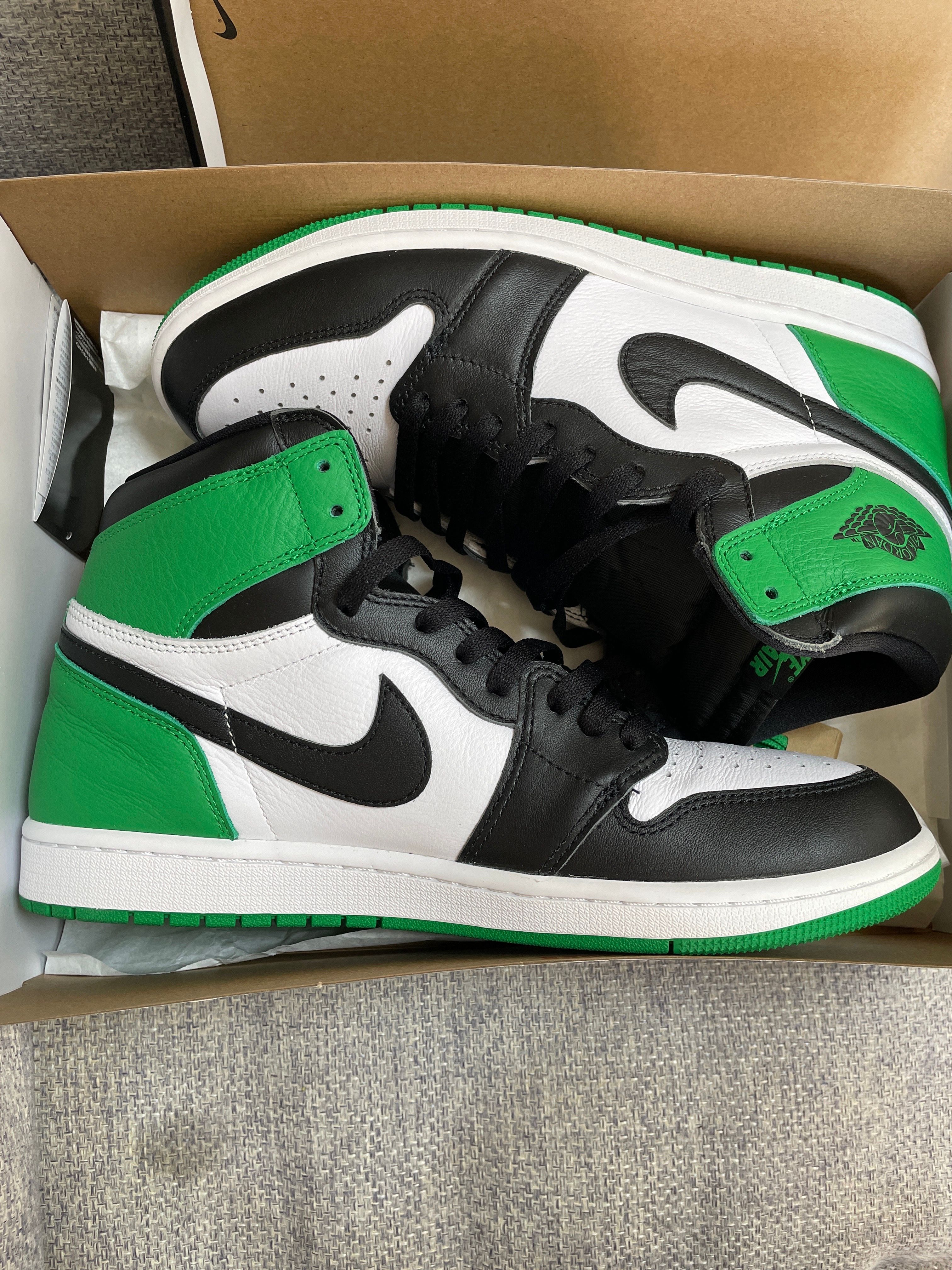Nike Air Jordan 1 Retro High OG "Celtics/Black and Lucky Green" (2023)