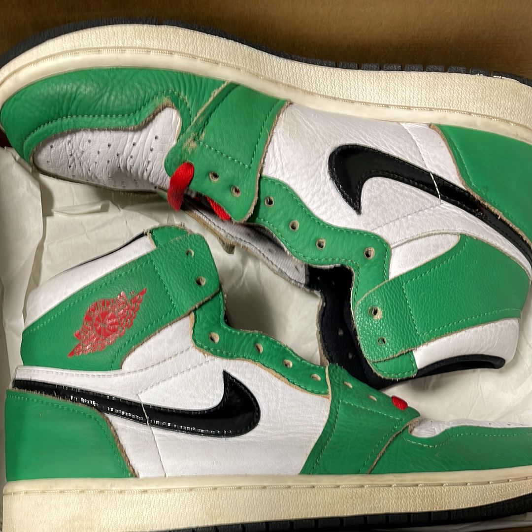 Nike Women's Air Jordan 1 High OG "Lucky Green/White-Sail-Black"   
