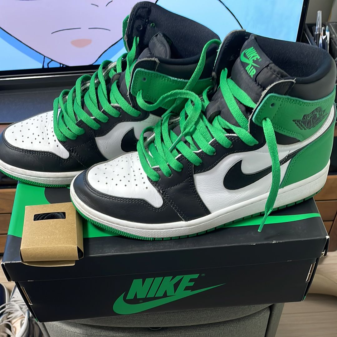 Nike Air Jordan 1 Retro High OG "Celtics/Black and Lucky Green" (2023)