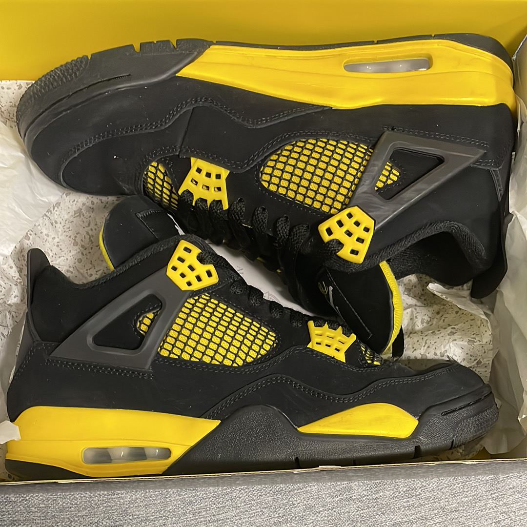 Nike Air Jordan 4 Retro "Thunder"(2023)