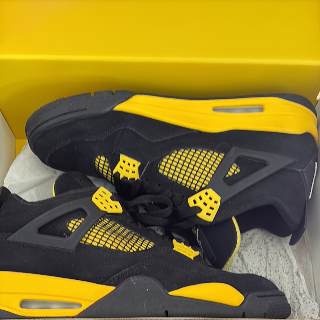 Nike Air Jordan 4 Retro "Thunder"(2023)