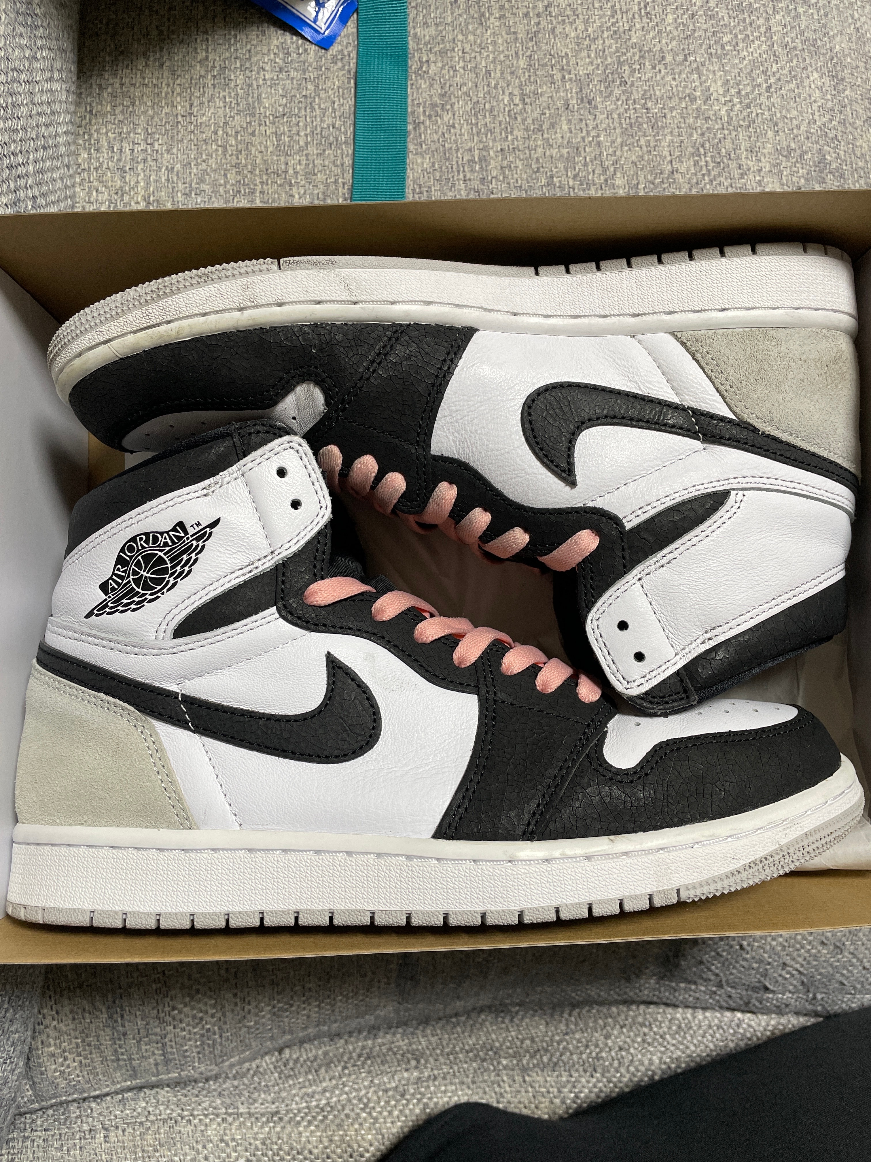 Nike Air Jordan 1 High OG "Bleached Coral"
