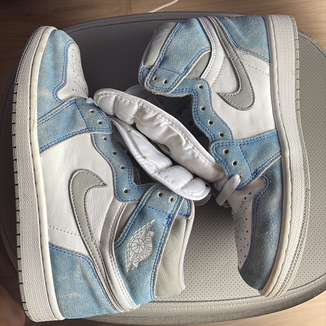 Nike Air Jordan 1 High OG "Hyper Royal"