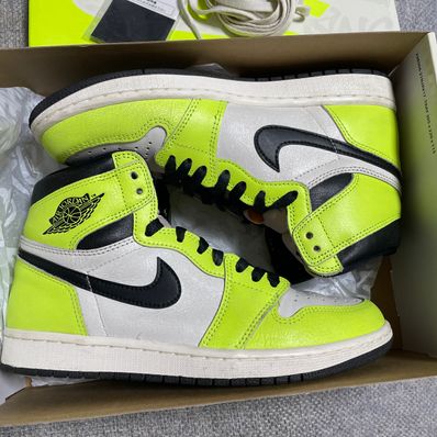 Nike Air Jordan 1 High OG "Volt/Visionaire"