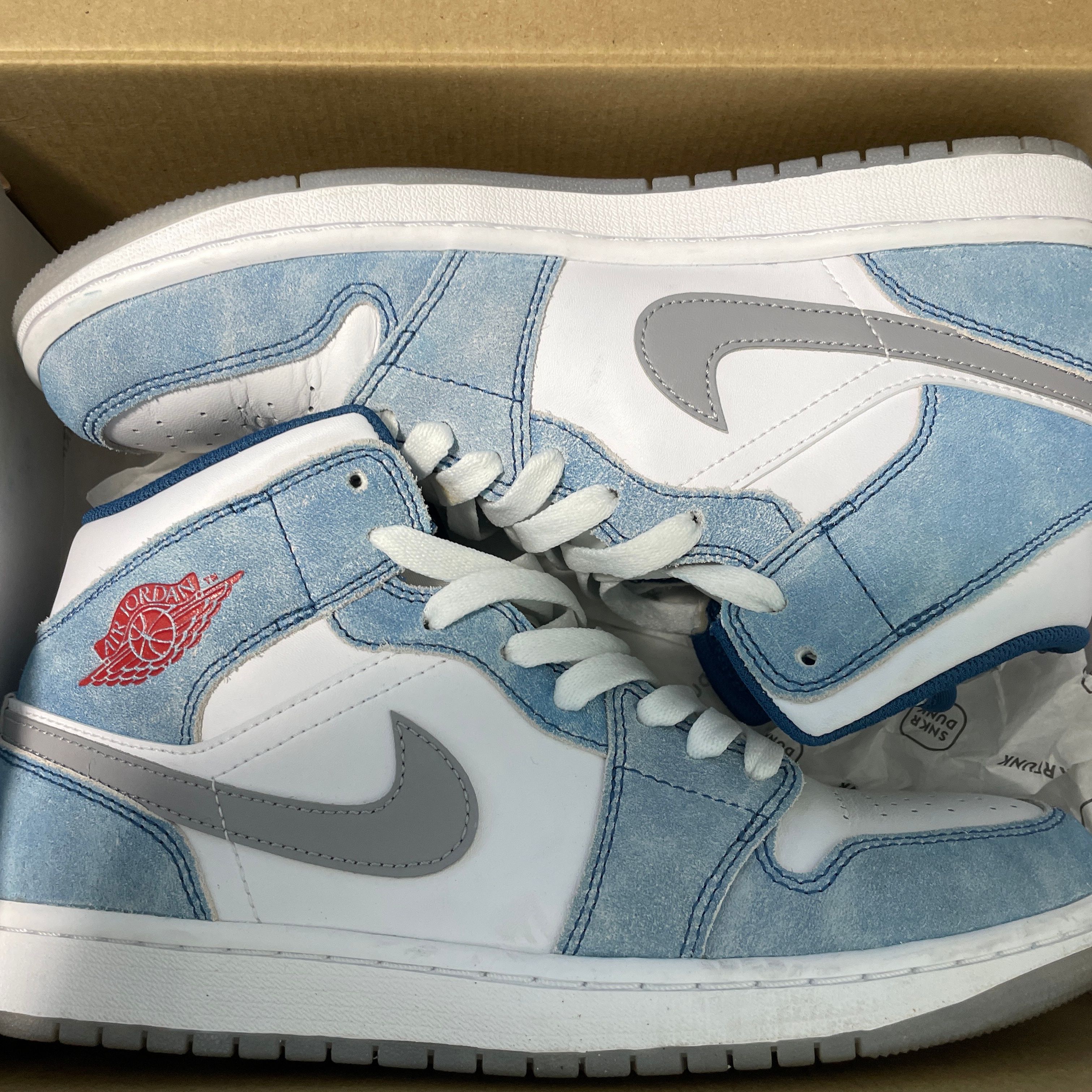 Nike Air Jordan 1 Mid SE "White/Hyper Royal/Red"