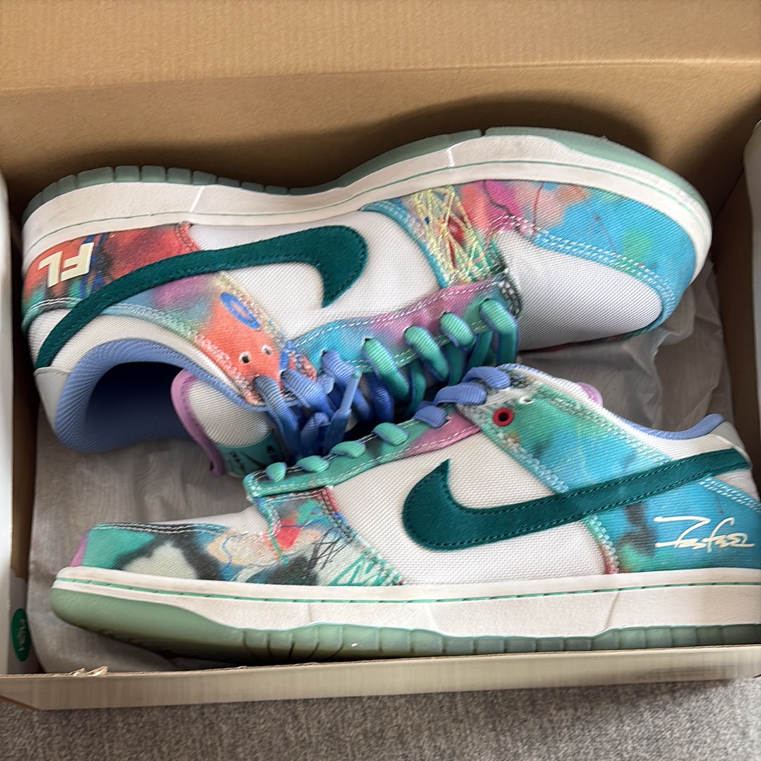 Futura × Nike SB Dunk Low "White and Geode Teal"
