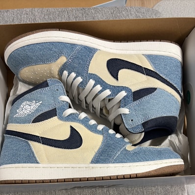 Nike Air Jordan 1 Retro High OG "Denim"