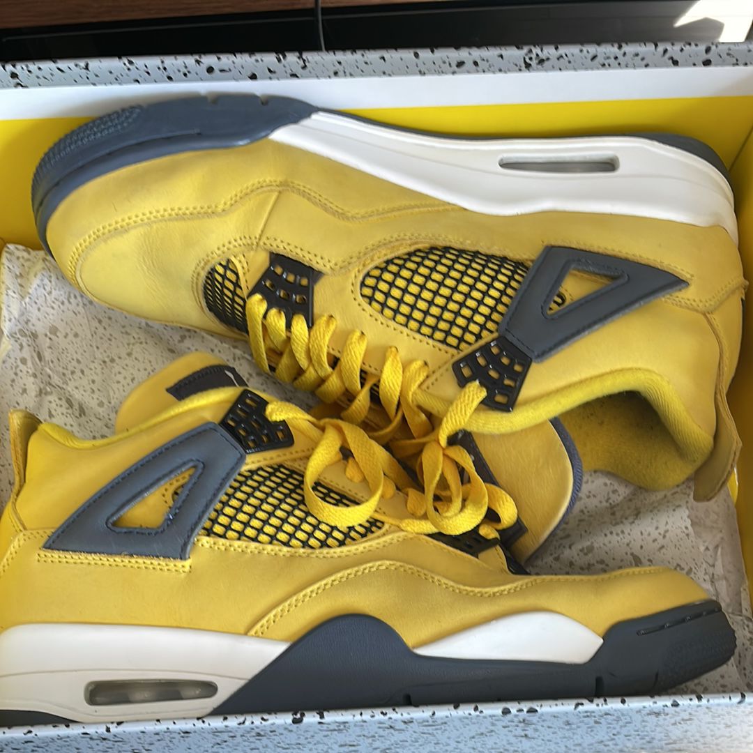 Nike Air Jordan 4 "Tour Yellow"