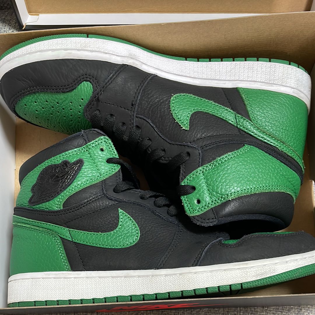 Nike Air Jordan 1 Retro High OG "Black/Pine Green" (2020)