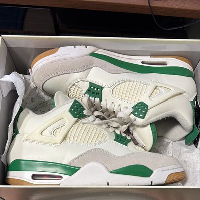 Nike SB × Air Jordan 4 Retro SP "Pine Green"