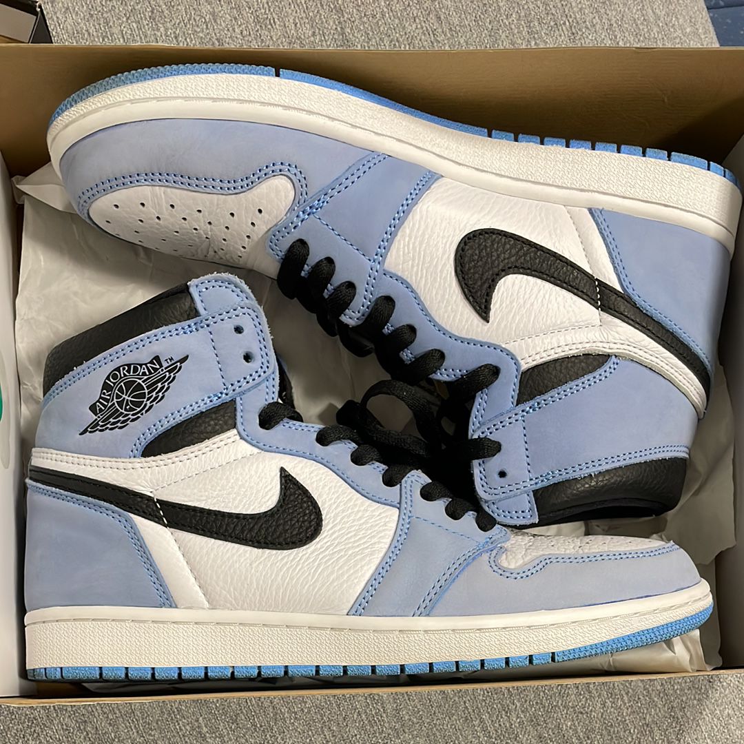 Nike Air Jordan 1 High OG "University Blue"