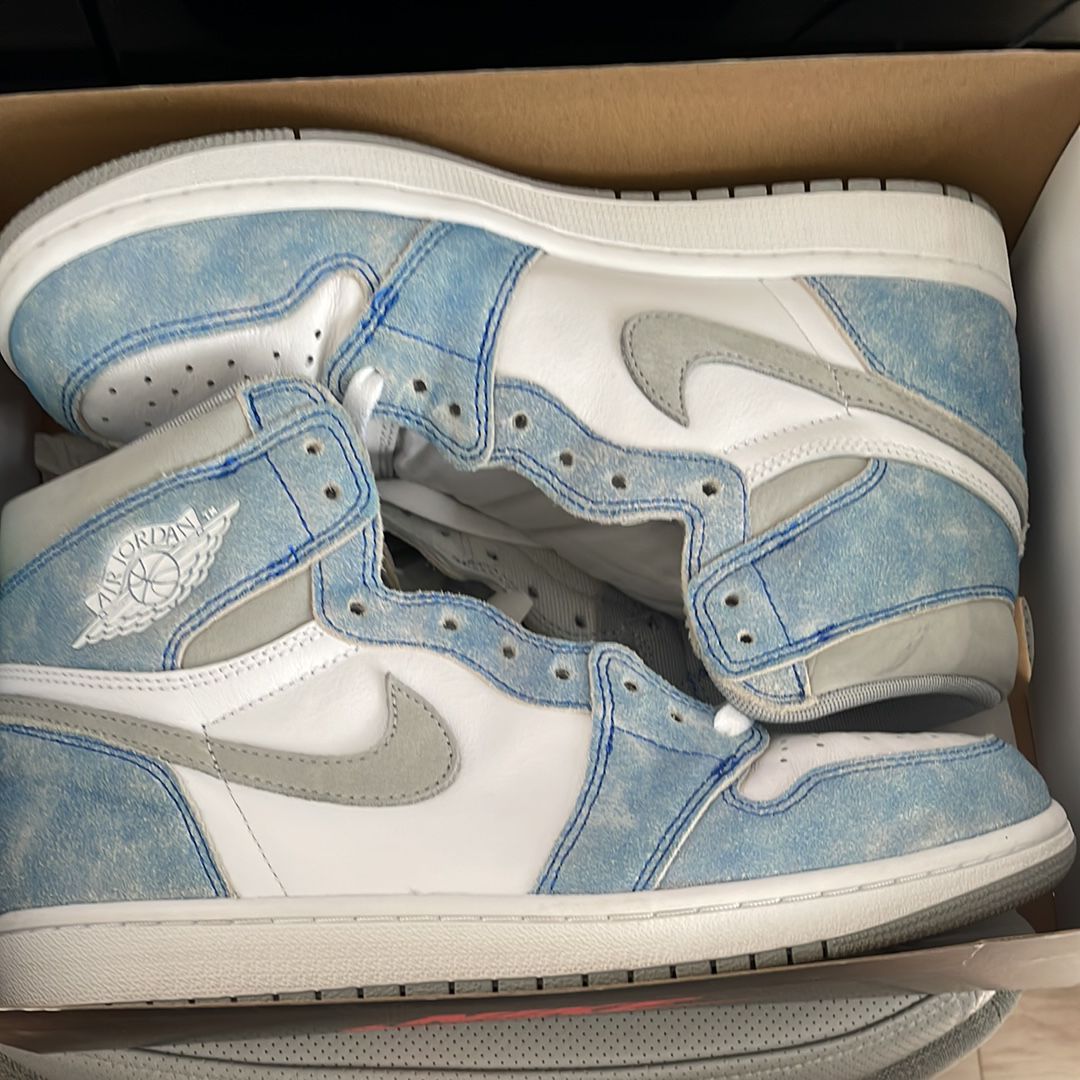 Nike Air Jordan 1 High OG "Hyper Royal"