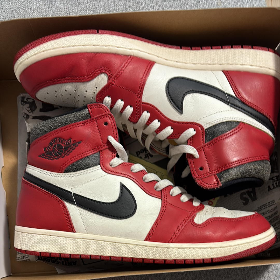 Nike Air Jordan 1 High OG "Lost & Found/Chicago"