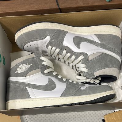 Nike Air Jordan 1 Retro High OG "Black and Smoke Grey"