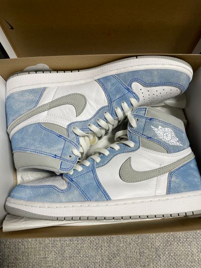 Nike Air Jordan 1 High OG "Hyper Royal"