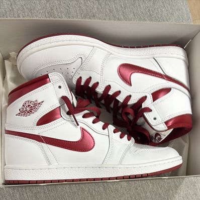 Nike Air Jordan 1 High '85 "Metallic Burgundy"