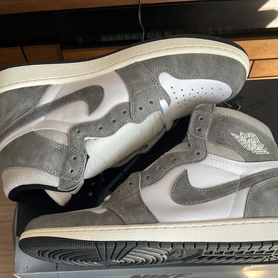 Nike Air Jordan 1 Retro High OG "Black and Smoke Grey"