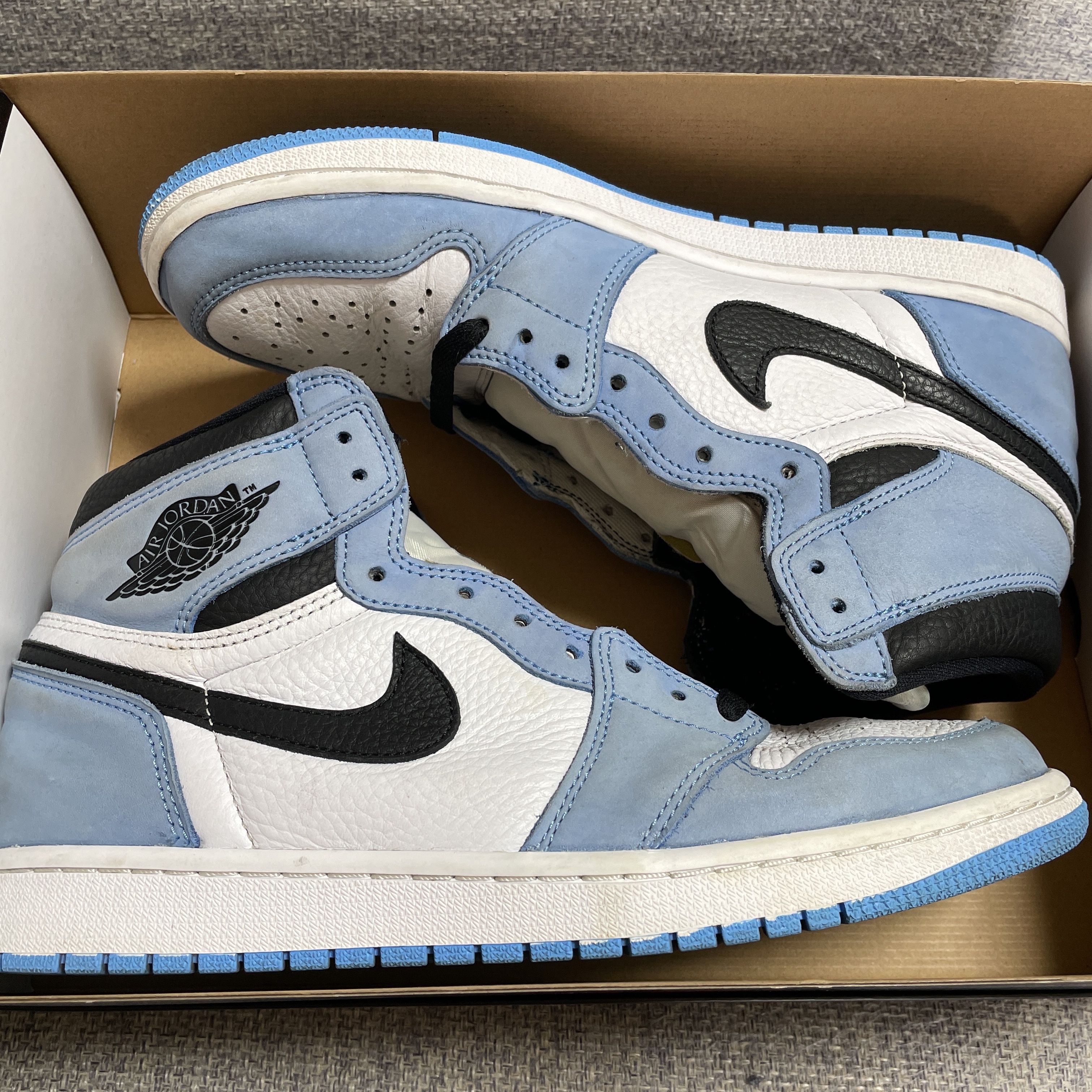 Nike Air Jordan 1 High OG "University Blue"