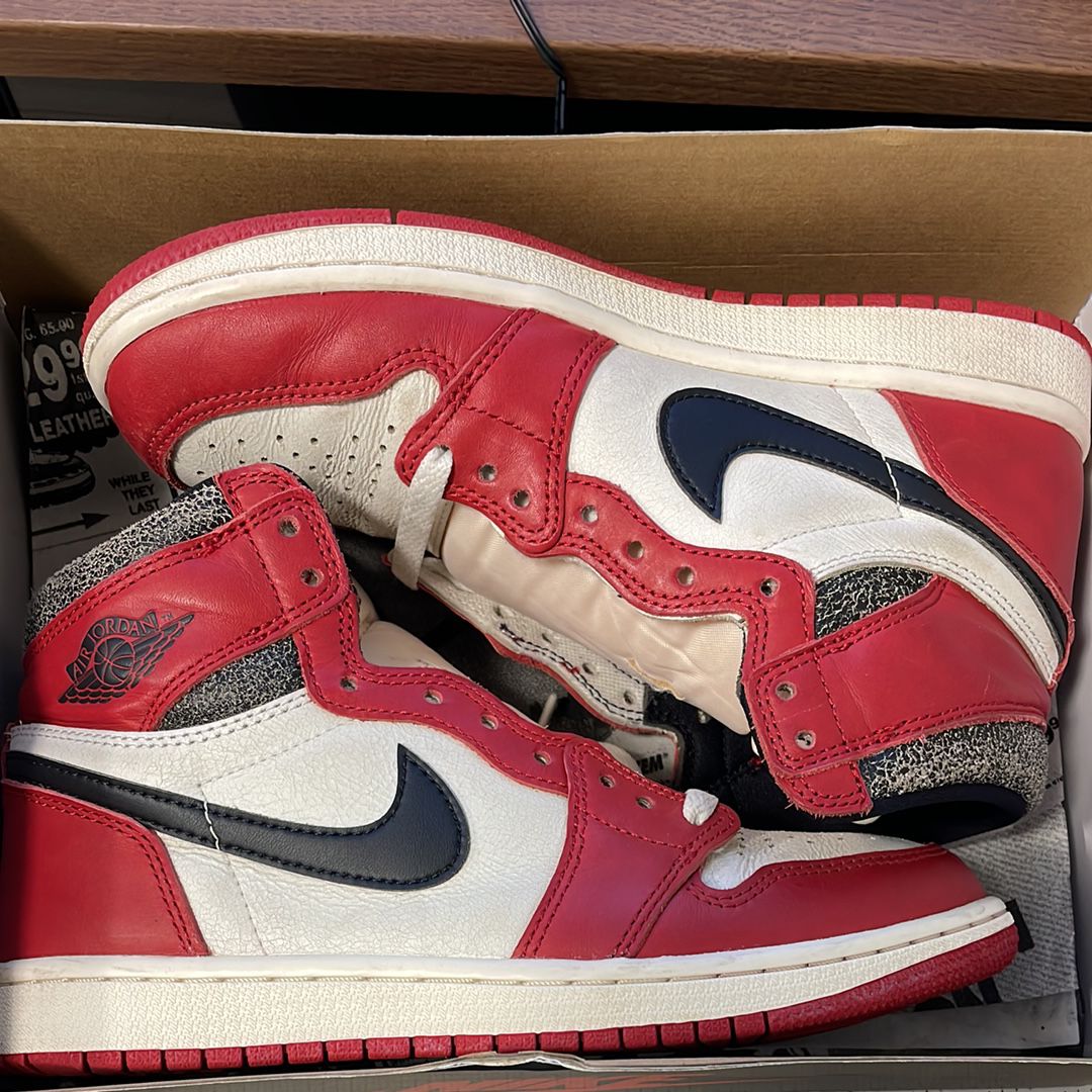 Nike Air Jordan 1 High OG "Lost & Found/Chicago"