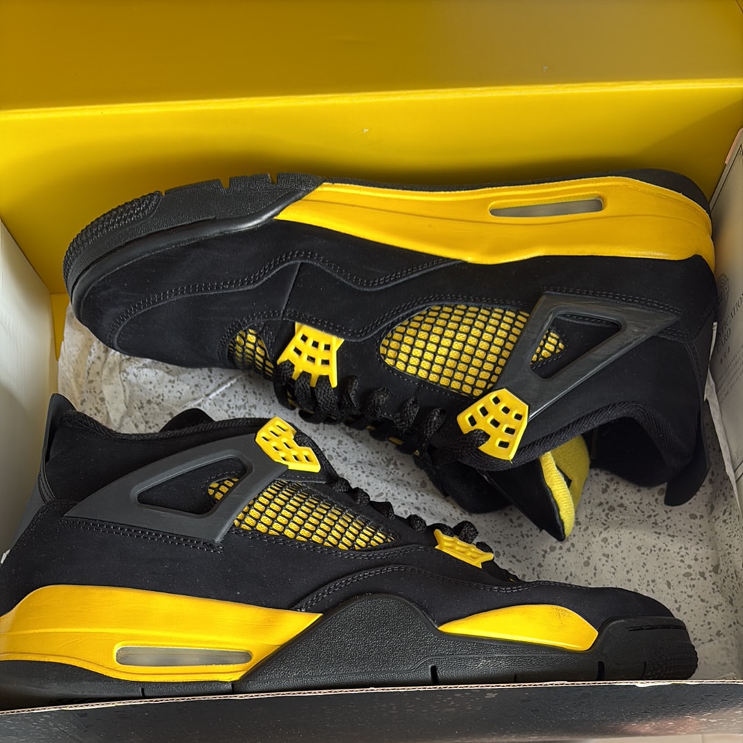 Nike Air Jordan 4 Retro "Thunder"(2023)