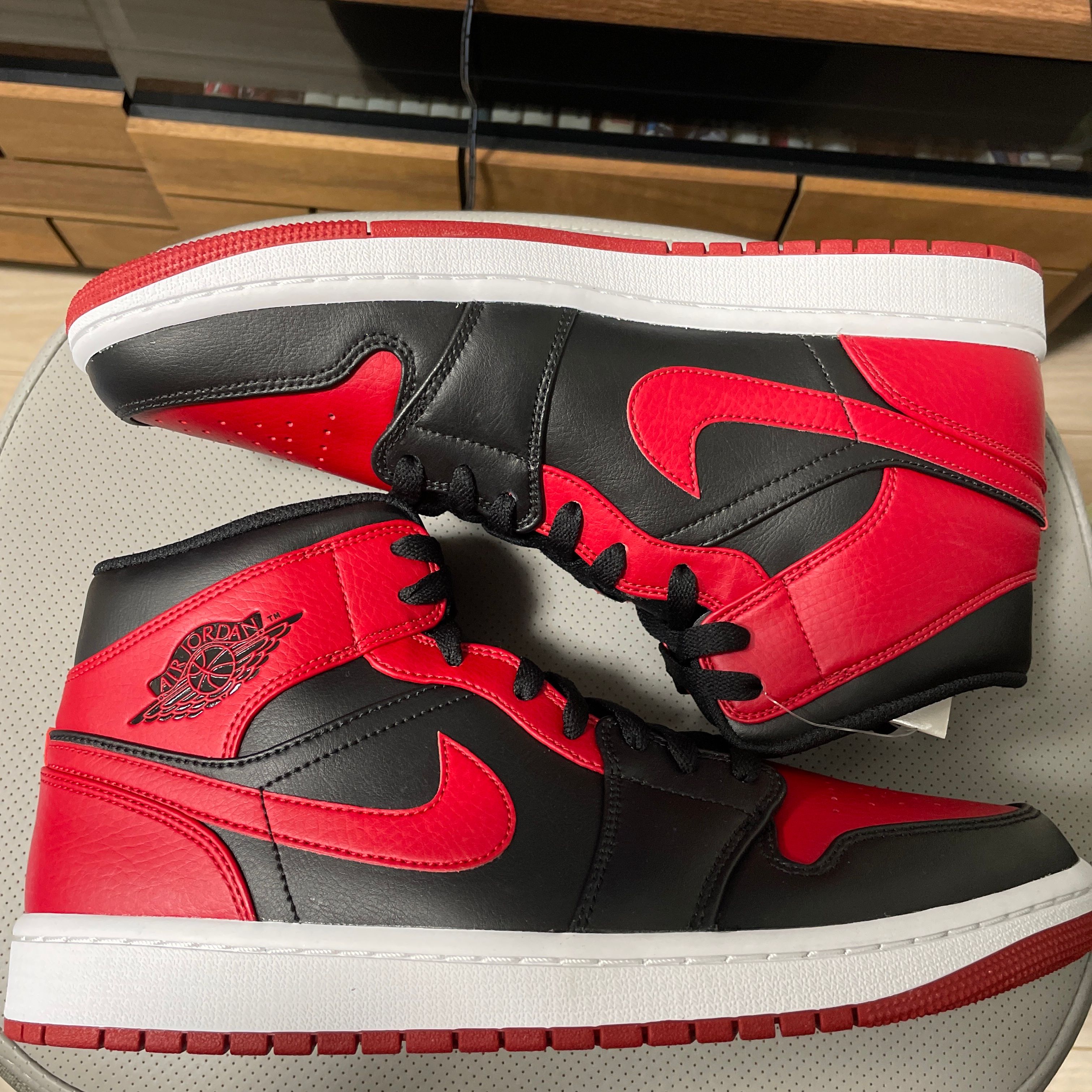 Nike Air Jordan 1 Mid "Bred"