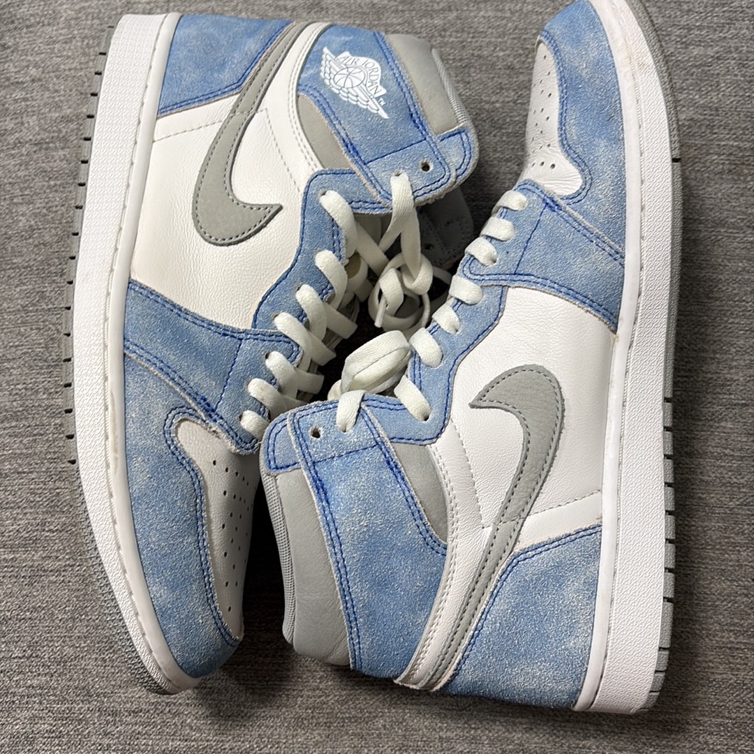 Nike Air Jordan 1 High OG "Hyper Royal"