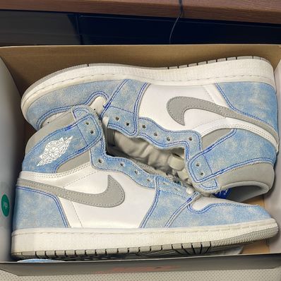 Nike Air Jordan 1 High OG "Hyper Royal"