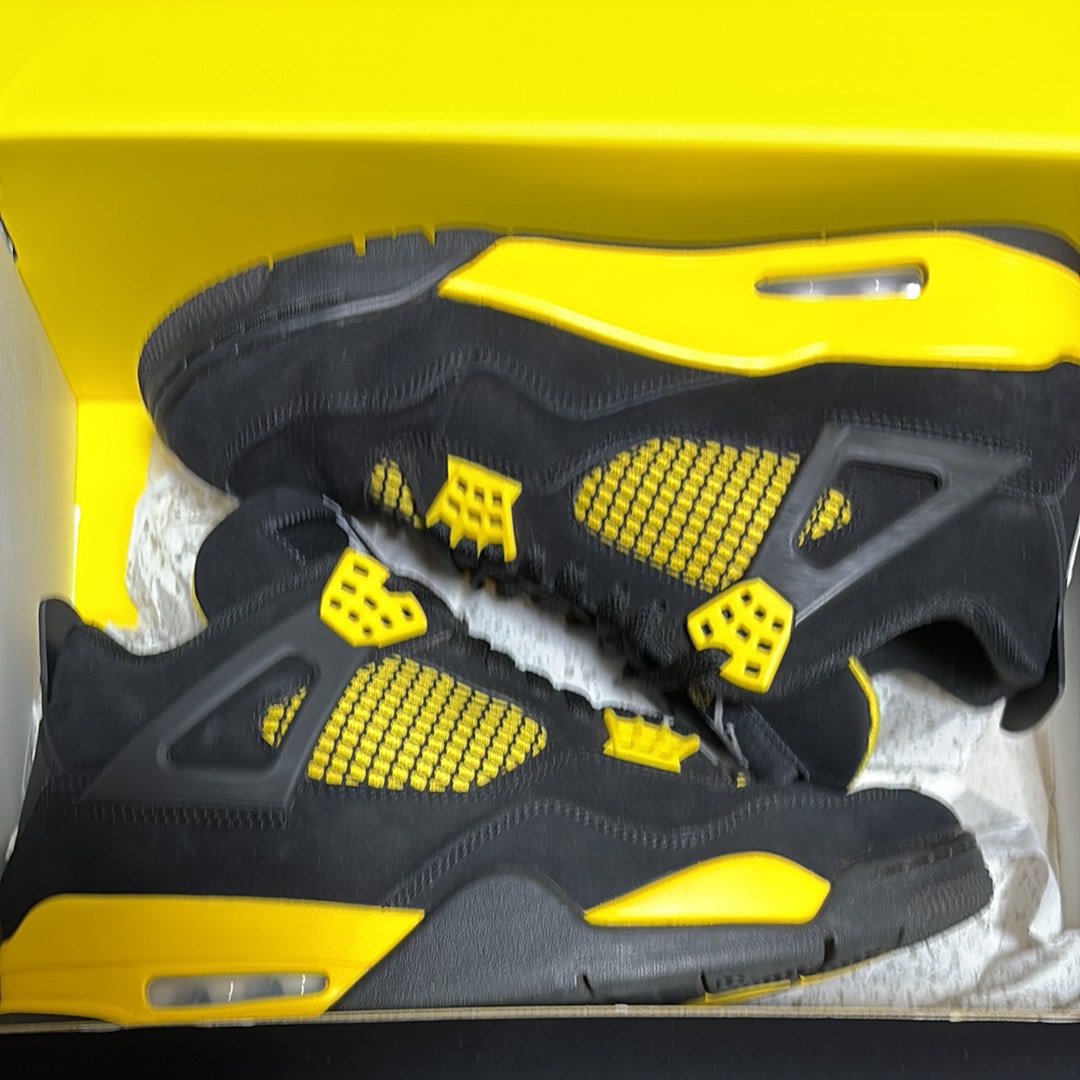Nike Air Jordan 4 Retro "Thunder"(2023)