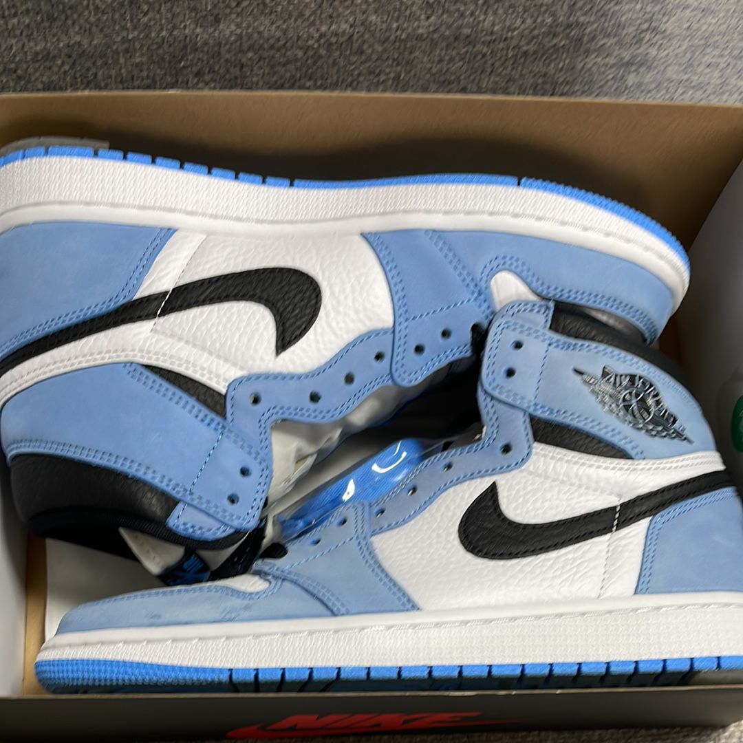 Nike Air Jordan 1 High OG "University Blue"