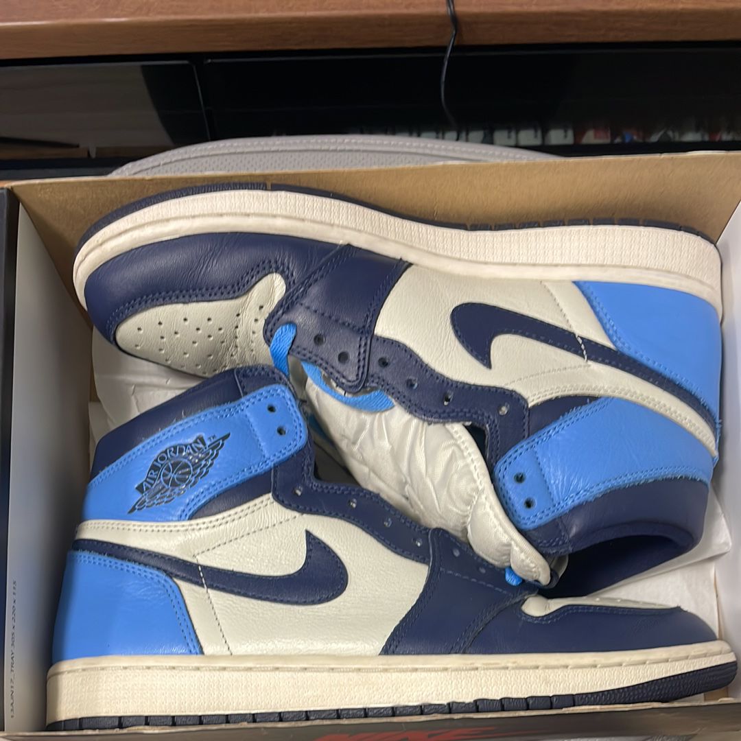 Nike Air Jordan 1 Retro High OG "Obsidian/University Blue"