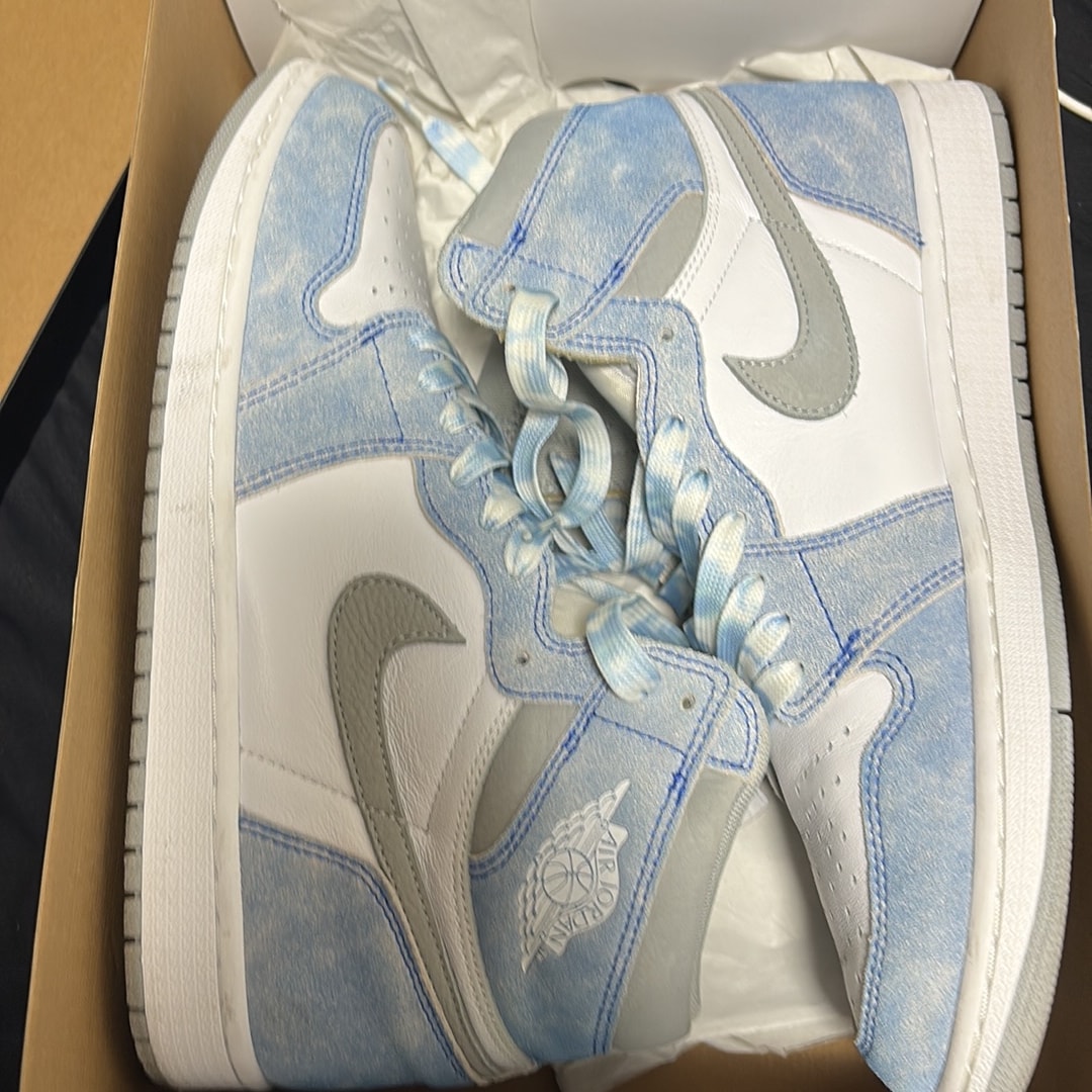 Nike Air Jordan 1 High OG "Hyper Royal"