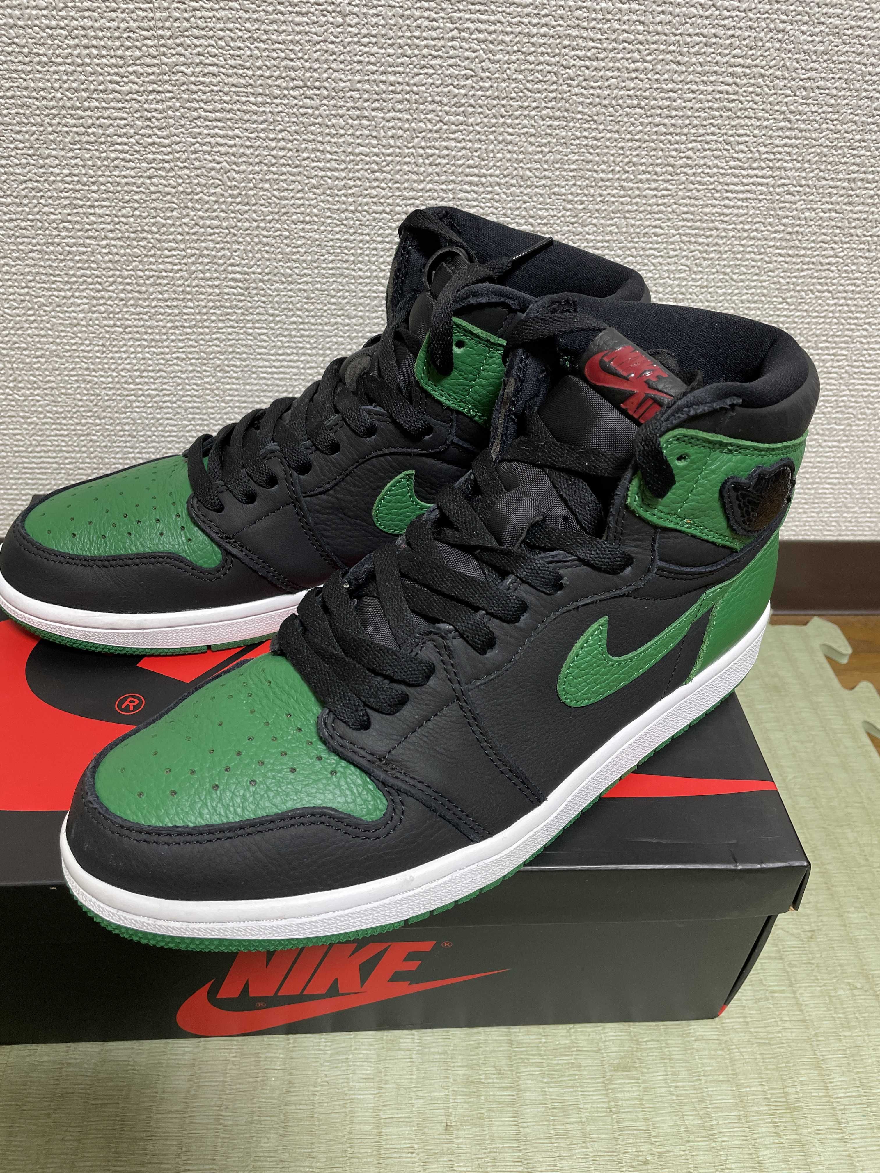 Nike Air Jordan 1 Retro High OG "Black/Pine Green" (2020)