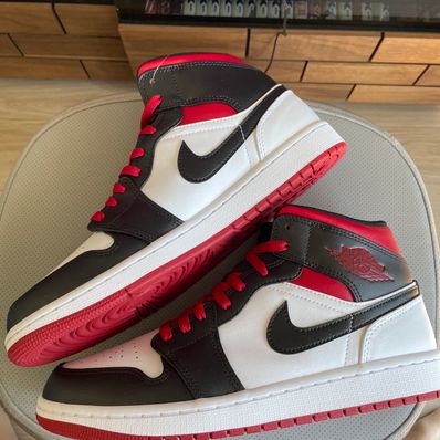 Nike Air Jordan 1 Mid "Gym Red"