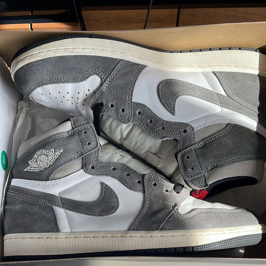 Nike Air Jordan 1 Retro High OG "Black and Smoke Grey"