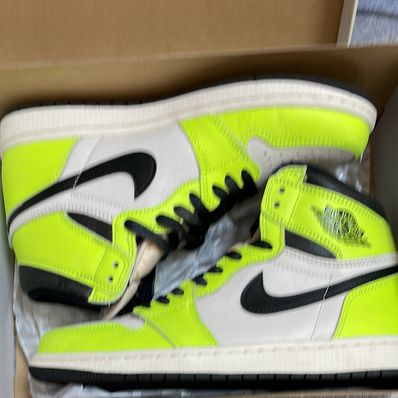 Nike Air Jordan 1 High OG "Volt/Visionaire"