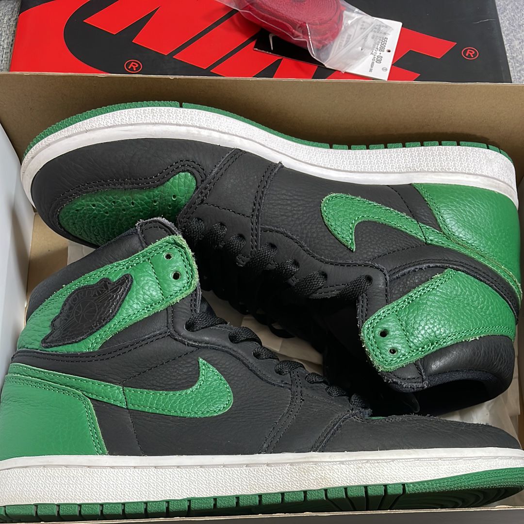 Nike Air Jordan 1 Retro High OG "Black/Pine Green" (2020)