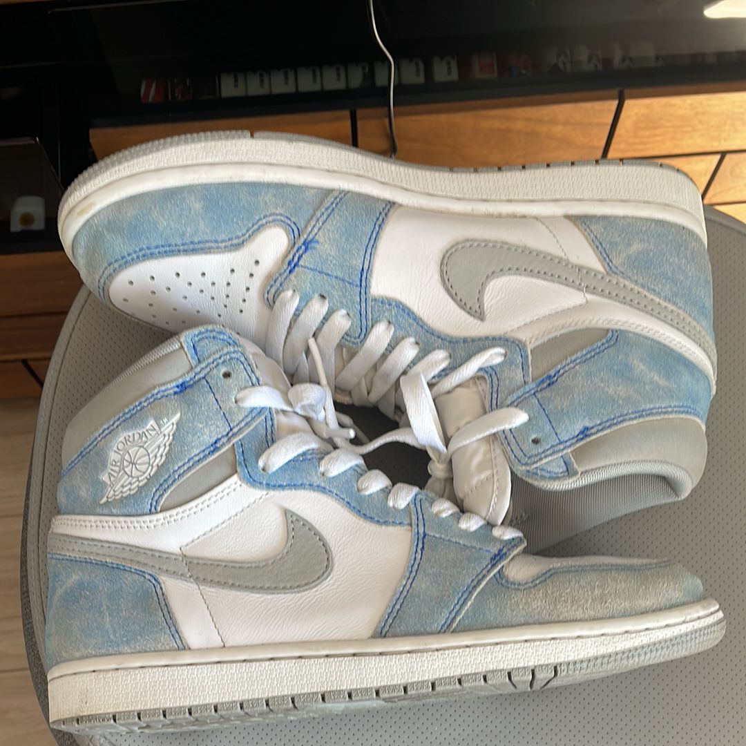 Nike Air Jordan 1 High OG "Hyper Royal"
