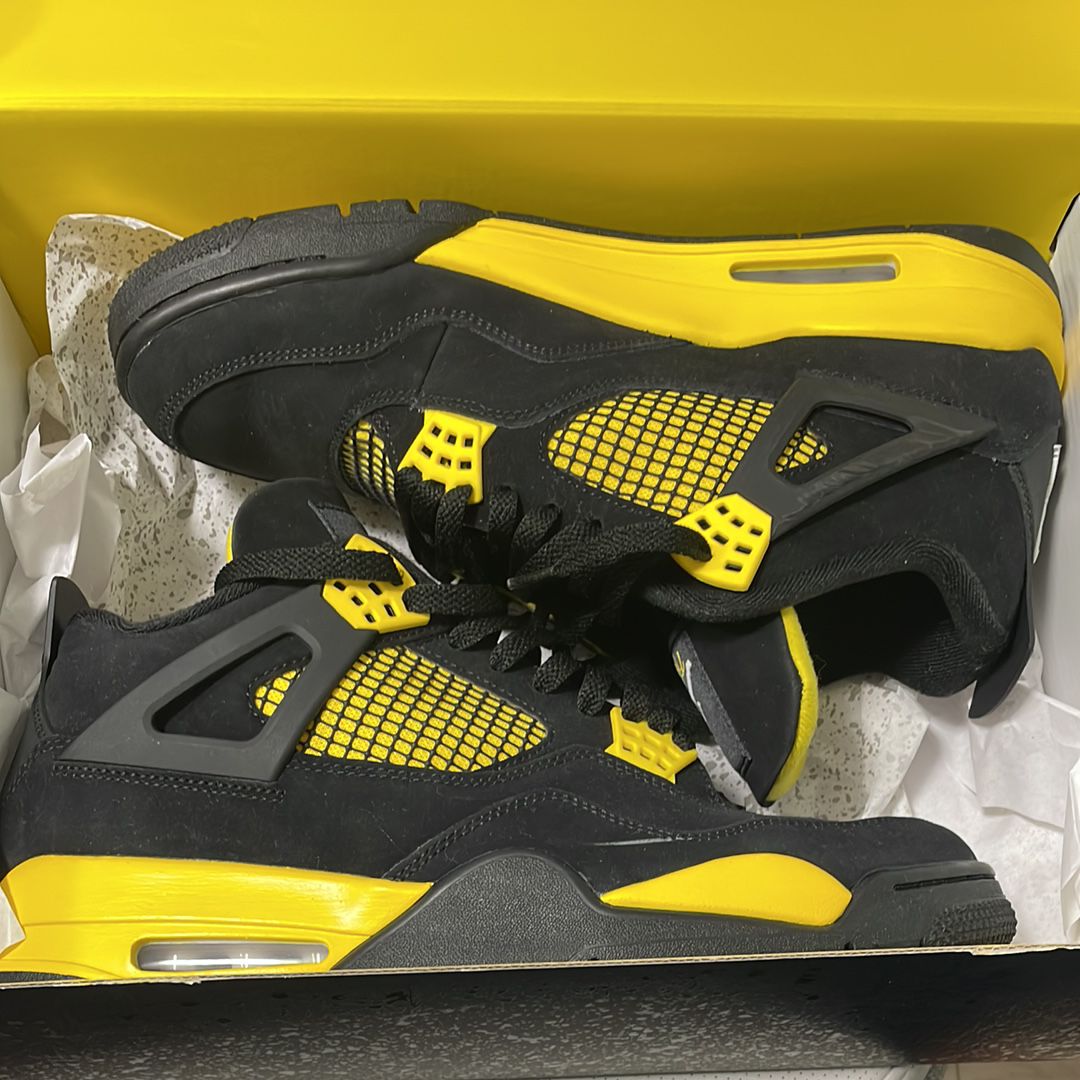 Nike Air Jordan 4 Retro "Thunder"(2023)